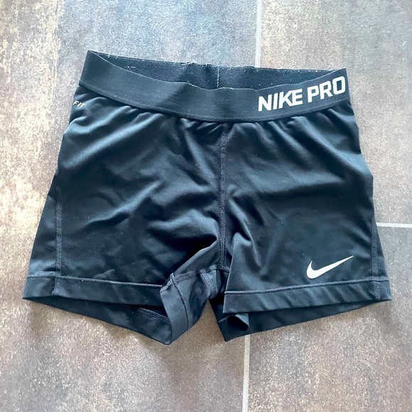 Nike Pro Black Athletic Shorts - Picture 1 of 2
